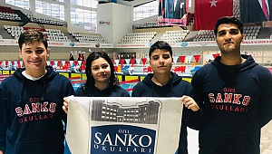 Sanko Okulları Yüzme Yarışmasında Dört Madalya Kazandı