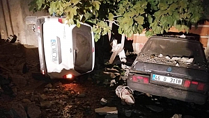 Virajı Alamayan Araç Bahçe Duvarına Çarptı: 2 Yaralı
