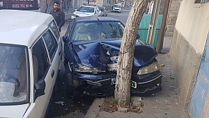 Ehliyetsiz Sürücü Trafik Kazasına Neden Oldu: 2 Yaralı