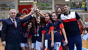 Sanko Okulları Kız Voleybol Takımı İl İkincisi Oldu