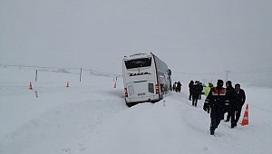 Araçlarında Mahsur Kaldılar Son Anda Kurtarıldılar