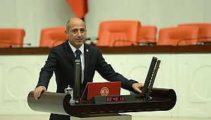 Chp’li Öztunç: “Dolar Artıyor Zam, Dolar İniyor Yine Zam, Her Şeye Zam!”