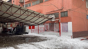 Kahramanmaraş’ta Çatıdan Düşen Kar Yığınları Paniğe Neden Oldu