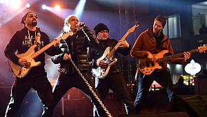 Coşku Meydana Sığmadı.