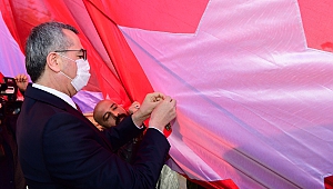 İstiklal Madalyası Şanlı Bayrağımızda