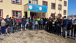 Türkoğlu’nda İhtiyaç Sahibi Öğrencilere Destek