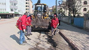 Yoğun Kış Koşulları Nedeniyle Deforme Olan Yollar Onarılıyor