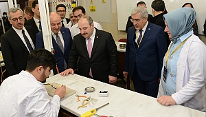 Bakan Varank, Kahramanmaraş Tasarım ve 3D Modelleme Merkezini Ziyaret Etti