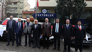 Hayırsever İşadamlarından Kiü’ye Araç Desteği