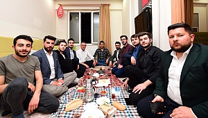 Başkan Güngör Gençlerle Sahur Yaptı