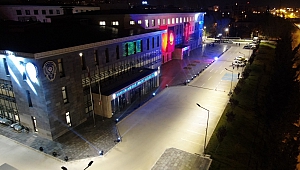 Emniyet Müdürlüğü Binası Polis Haftasına Özel Işıklandırıldı