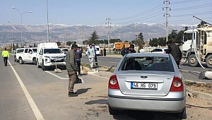 Kahramanmaraş’ta Otomobil Elektrik Direğine Çarptı: 6 Yaralı