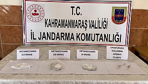 Seyir Halindeki Otomobilde Uyuşturucu Çıktı