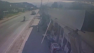 Kamyonete arkadan çarpan motosiklet sürücüsü öldü