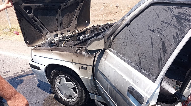 Kahramanmaraş’ta Seyir Halindeki Otomobil Alev Aldı