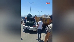 Kahramanmaraş’ta Otomobil Kamyona Arkadan Çarptı: 3 Yaralı