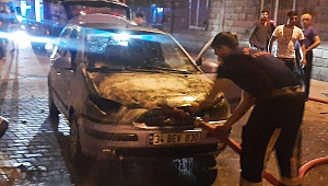 Kahramanmaraş’ta Seyir Halindeki Otomobil Alev Aldı