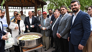 Onikişubat Belediyesi’nden huzurevi sakinlerine aşure ikramı
