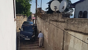 Sürücüleri şaşırtan yoldan vatandaşlar dertli
