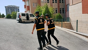 Hırsızlık Suçundan Aranan Şahıs Yakalandı