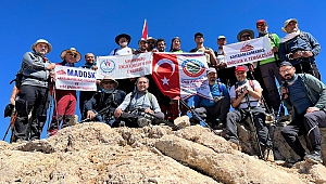 Kahramanmaraşlı Dağcılar Aladağlar Tırmanışı Öncesi Berit Zirvesi Yaptı