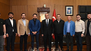 Başkan Güngör’den Ünlü İsimlere Kültür Yayınları Hediyesi