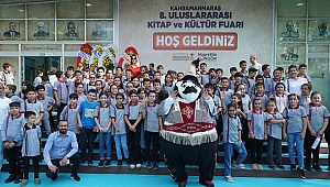 Fuarın İlk Gününde Yüzlerce Çocuğun Kitap Neşesi