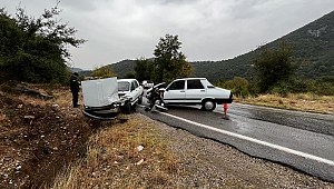 Andırın’da İki Otomobil Çarpıştı: 2 Yaralı