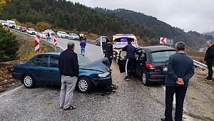 Kahramanmaraş’ta İki Otomobil Çarpıştı: 4 Yaralı