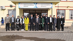 Başkan Mahçiçek; Gönülleri giydiriyoruz, çocuklarımızı sevindiriyoruz