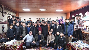 Başkan Mahçiçek, ilk kez oy kullanacak gençlerin sorularını yanıtladı