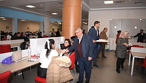 Başkan Mahçiçek’ten finallere hazırlanan üniversite öğrencilerine jest