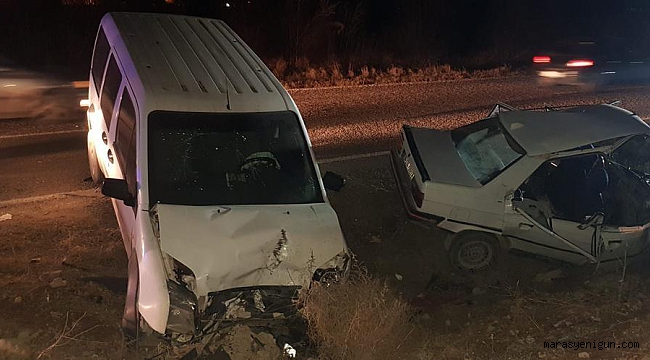 Elbistan’da hafif ticari araç ile otomobil çarpıştı: 4 yaralı