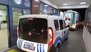 Kahramanmaraş'ta Elektrik Direğine Çarpan Araç Takla Attı; 1 Ölü Biri Ağır 2 Yaralı