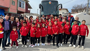 Depremzede çocuklar süper ligde moral buldu