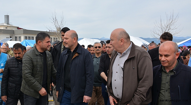 İçişleri Bakanı Süleyman Soylu, KSÜ Avşar yerleşkesinde depremzedeleri ziyaret ederek incelemelerde bulundu.