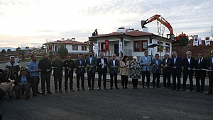 Kahramanmaraş'ta İlk Köy Evleri Hak Sahiplerine Teslim Edildi
