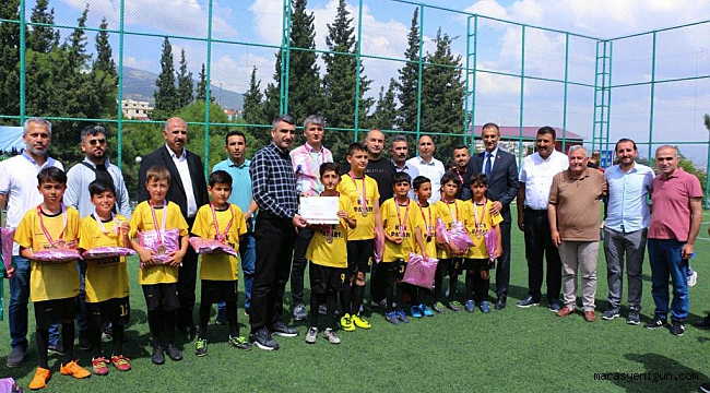 Dulkadiroğlu’da İlkokullar Arası Futbol Turnuvası Düzenlendi