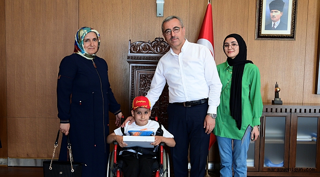Başkan Güngör, 1. Sınıf Öğrencisi Muhammet'le Buluştu
