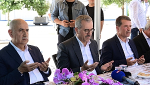 Başkan Güngör, Türkoğlu’nda Vatandaşlarla Bayramlaştı