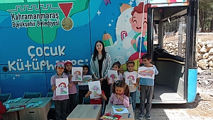 Büyükşehir’in Gezici Kütüphanesi Miniklerin Yüzlerini Güldürüyor