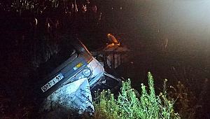 Göksun’nda bariyerlere çarpan otomobil takla attı: 2 yaralı