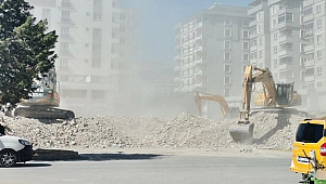 Kahramanmaraş’ta toz bulutu bıktırdı