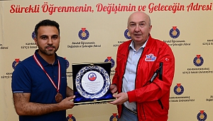 Rektör Yasım TEKNOFEST 2023'ten Ödülle Dönen Proje Ekiplerini Tebrik Etti