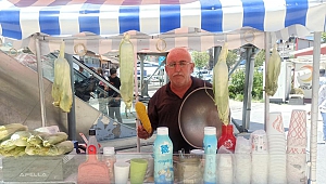 Depremzede Esnaf Mısır Satarak Hayata Tutunmaya Çalışıyor