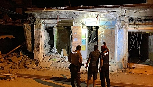 Osmaniye'de ağır hasarlı 2 katlı bina çöktü