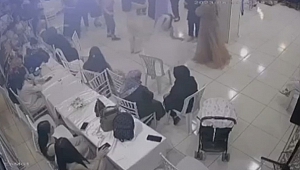 Depreme Nişan Töreninde Yakalan Vatandaşların Panik Anları Kamerada