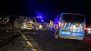 Kaza Yapanların Yardımına Gidenlerin Arasına Başka Bir Araç Daldı: 3 Ölü, 7 Yaralı