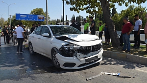 Polisin ‘Dur’ İhtarına Uymadılar Kaza Yaptılar