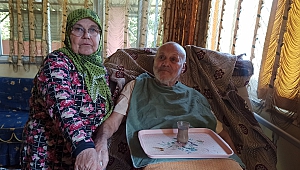 Vefalı Eş, 17 Yıldır Kocasına Bebek Gibi Bakıyor